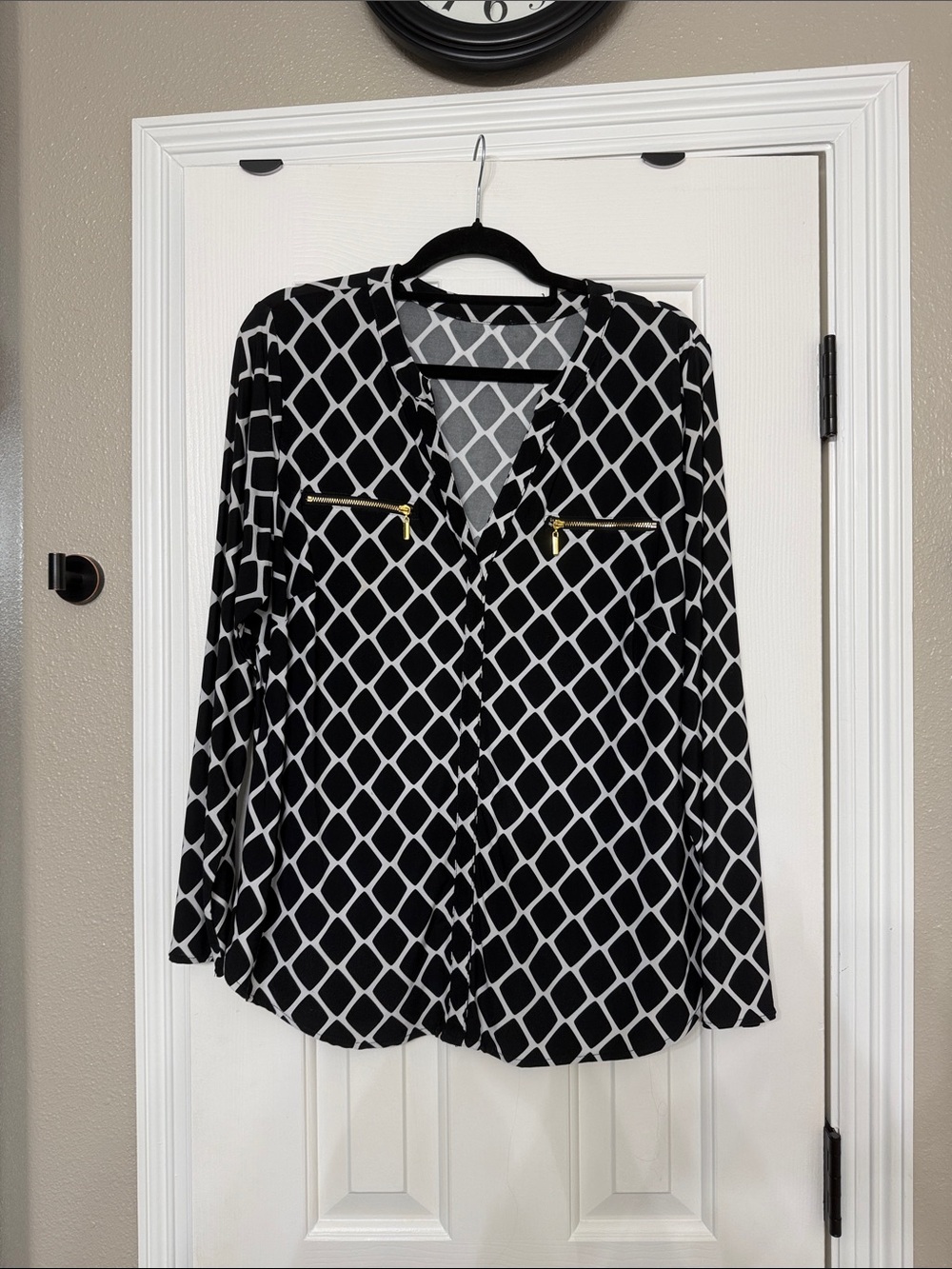 Black & White Geometric zipper pocket Women's Blouse long sleeves